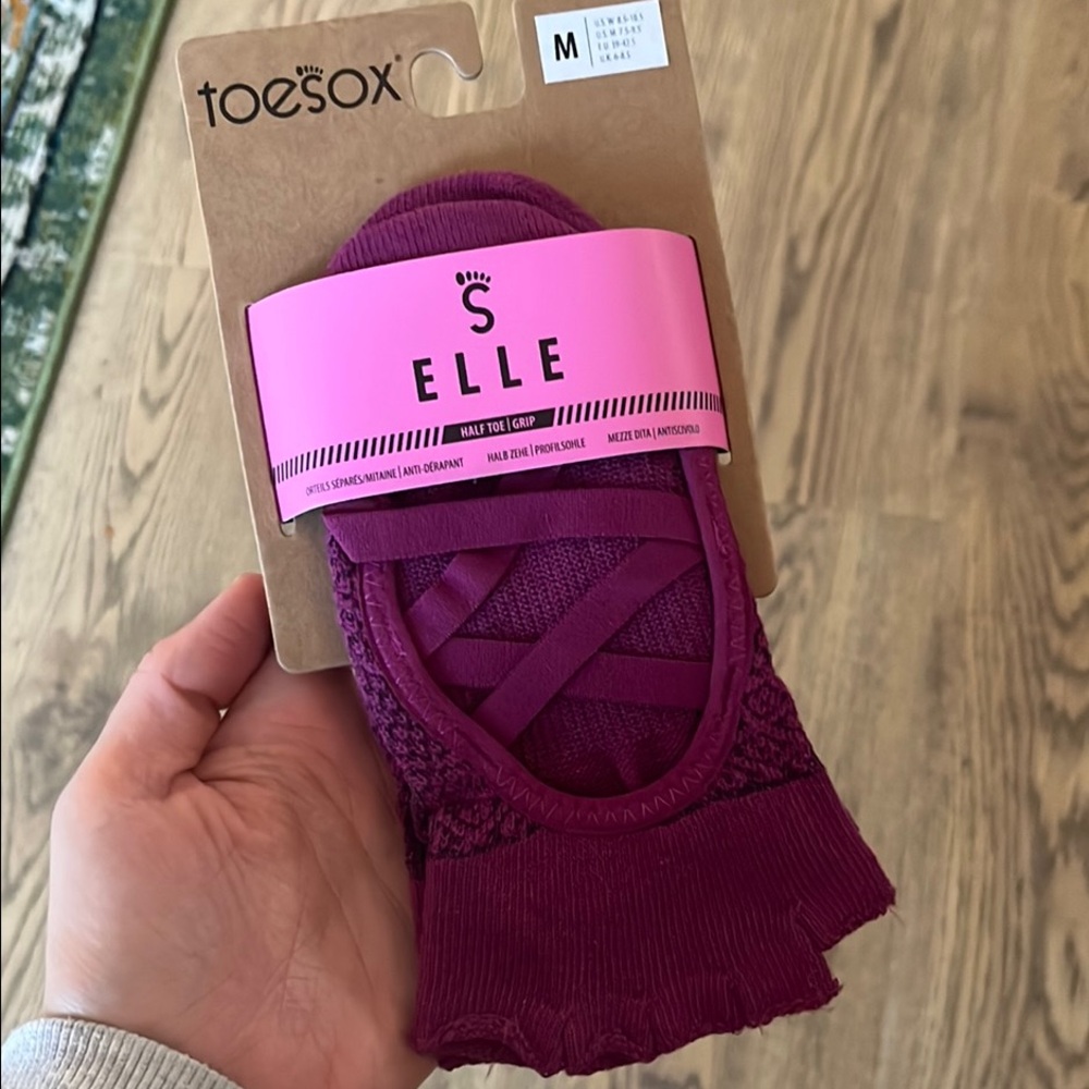 ToeSox Elle Half Toe size M Grip Socks Purple